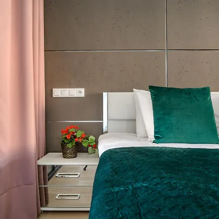 Lumina Loft Tymienieckiego With A View Of The Lake Lodz  Exterior photo
