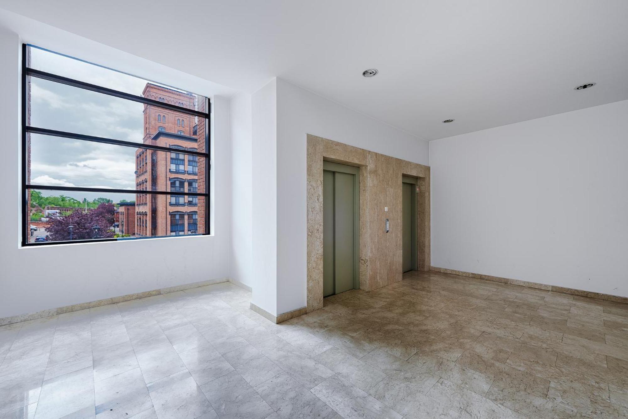 Apartament Lumina Loft Tymienieckiego With A View Of The
